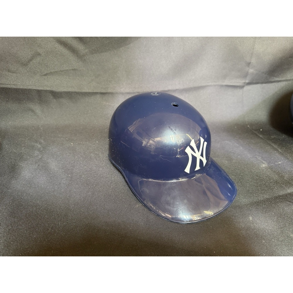 Vintage New York Yankees Plastic Laich Batting Helmet Souvenir MLB Derek Jeter